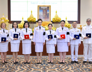 อธิบดี