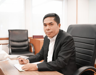 นายอาวุธ