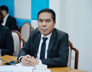 นายอาวุธ