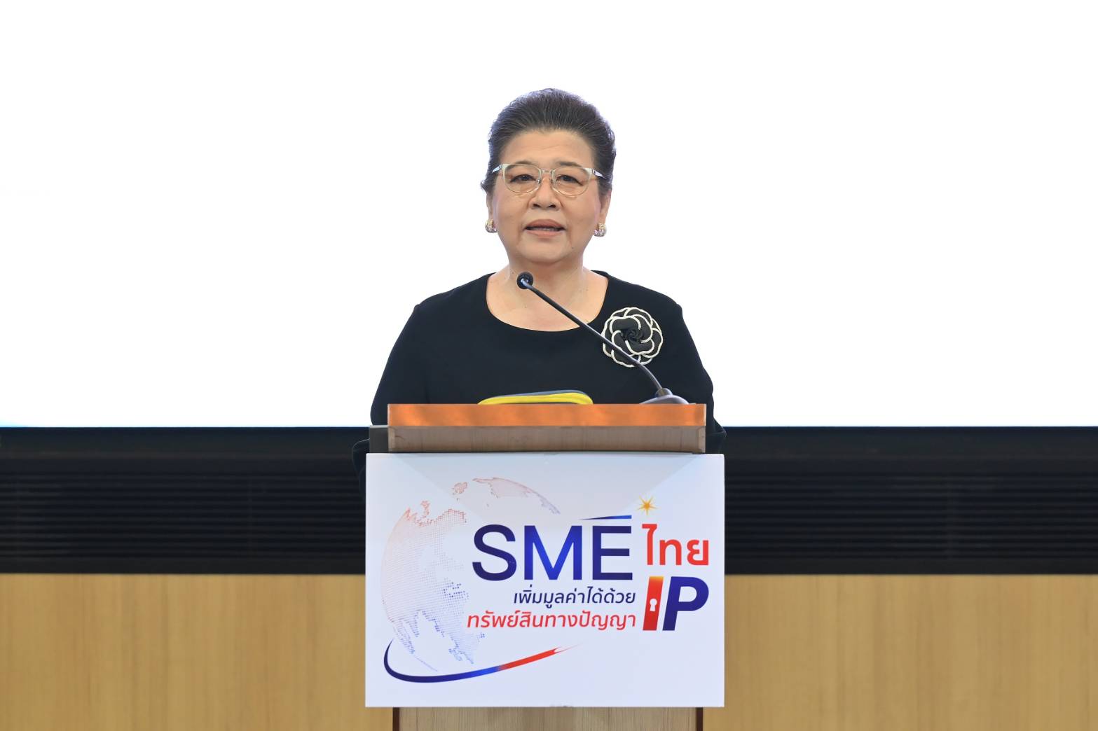  “พาณิชย์” เร่งติดอาวุธ ip ให้ sme ใช้ทรัพย์สินทางปัญญาต่อยอดธุรกิจ สร้างความได้เปรียบในการแข่งขัน