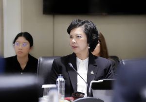 อธิบดีกรมทรัพย์สินทางปัญญา เข้าร่วมการประชุมหารือระหว่าง รองนายกรัฐมนตรีและรัฐมนตรีว่าการกระทรวงพาณิชย์ (นางศุภจี สุธรรมพันธุ์) กับปลัดกระทรวงกิจการเศรษฐกิจสมาพันธรัฐสวิส (นางเฮเลเนอ บุดลีเกอร์ อาร์ทิเอดา) และคณะนักธุรกิจสมาพันรัฐสวิส  เกี่ยวกับแนวทางการข