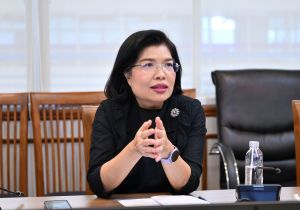 อธิบดีกรมทรัพย์สินทางปัญญา ประชุมหารือร่วมกับ ประธานเจ้าหน้าที่บริหารบริษัท โซลิด กราวด์ มูฟเม้นท์ จำกัด (นายณัฐวุฒิ ศรีหมอก หรือ คุณกอล์ฟ ฟักกลิ้งฮีโร่) เกี่ยวกับการจัดทำโครงการส่งเสริมความรู้เกี่ยวกับธุรกิจ Publishing เพื่อสร้างความรู้ความเข้าใจเกี่ยวกั