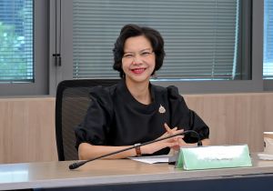 อธิบดีกรมทรัพย์สินทางปัญญา เข้าประชุมหารือร่วมกับ รองปลัดกระทรวงดิจิทัลเพื่อเศรษฐกิจและสังคม  (นางสาวชมภารี  ชมภูรัตน์) แนวทางการปิดกั้นเว็บไซต์ละเมิดฯ ตามมาตรา 20 (3)  แห่ง พ.ร.บ. ว่าด้วยการกระทำความผิดเกี่ยวกับคอมพิวเตอร์ วันที่ 20 ตุลาคม 2569 ณ สำนักงา